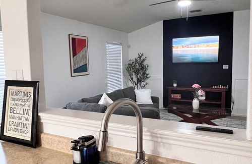 Solana Ridge House | Perfect BMT Graduation Home 5Min from Lackland AFB 15 Min to SeaWorld