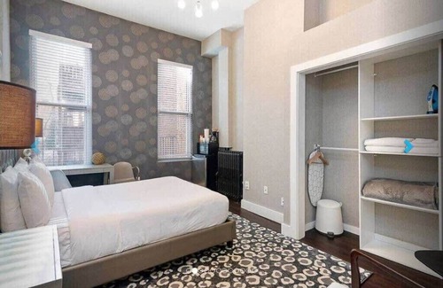 Bay Village Apartment | Perfect Boston Studio