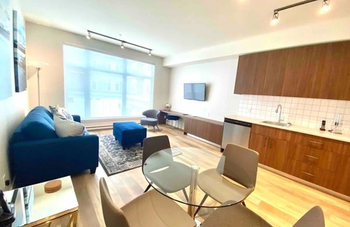 Booktown Hotel | Perfect Brand New Suite In The Heart of Sidney