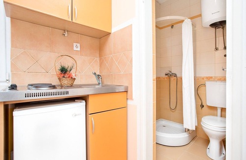Prijevor Apartment | Perfect Budva Stay Near the Sea & Aqua Park - One Bedroom Apartment 3/1