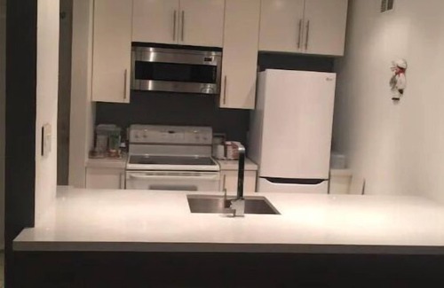 Sharpstown House | Perfect Business Suite