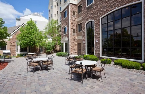 West Bloomington House | Perfect Business Traveler Room with Complimentary Breakfast