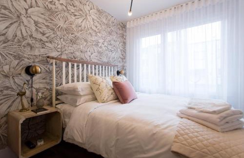 Little Italy Apartment | Perfect Business Trip Studio with Full Amenities by Den Stays