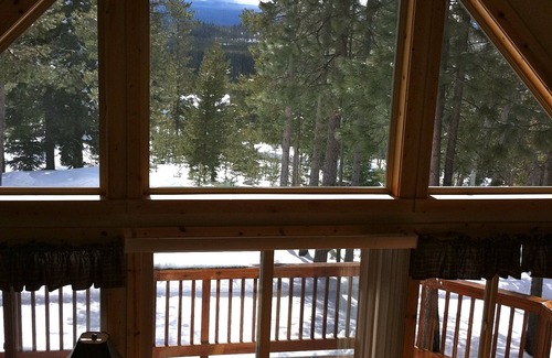 Crescent House | Perfect Cabin Retreat near Crater, Crescent, & Odell Lakes