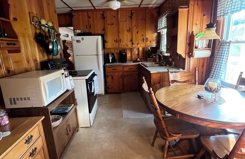 Mattawana House | Perfect charming 3-bedroom home to enjoy outdoor activities .