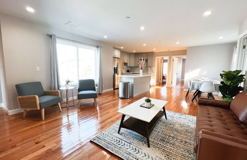 Daly City House | Perfect Clean Spacious Gateway of San Francisco 8bd/8br