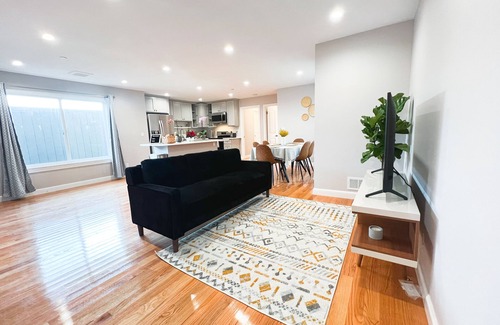 Daly City House | Perfect Clean Spacious Gateway of San Francisco 8bd/8br