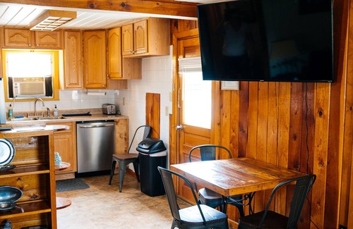 Salida Apartment | Perfect Colorado Adventure Pad! Ski Monarch Mtn or float the Arkansas River.