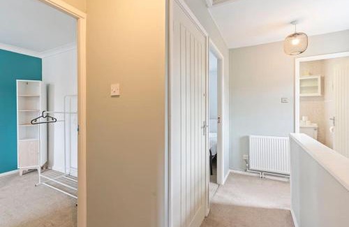 Solihull House | Perfect Contractor Stay - Sleeps 6 - FREE Parking