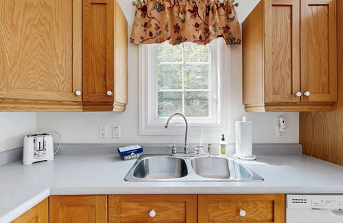Bar Harbor Cottage | Perfect Cottage Near Downtown & Glen Mary Park w/Full Kitchen, Free WiFi, More