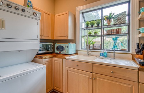 Tybee Island Cottage | Perfect Couples Getaway, Heated Pool Access