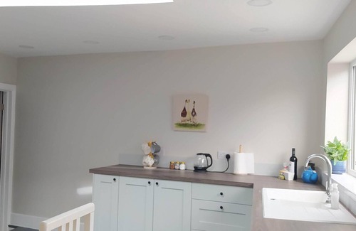 Kidwelly Cottage | Perfect couples retreat, dog-friendly, explore the welsh coast.