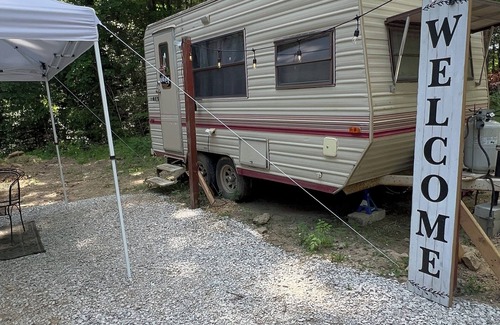 Corbin House | Perfect Couples Retreat: Cozy Camper near Hiking, Beach, Fishing, and More!"