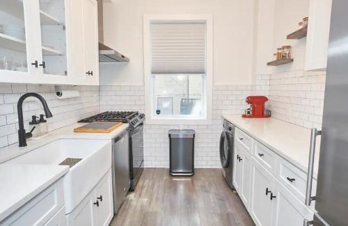 Brooklyn Apartment | Perfect Cozy Apartment Suite, 2 blox to subway