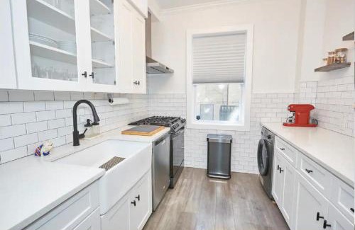 Brooklyn Apartment | Perfect Cozy Apartment Suite, 2 blox to subway