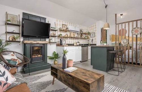 Sale Creek House | Perfect cozy bungalow for a weekend away or a week fishing🐟