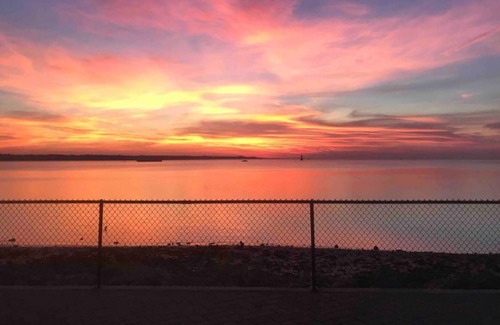 Morgan House | Perfect Cozy Waterfront Zen Vacation Home 4BR/3Ba