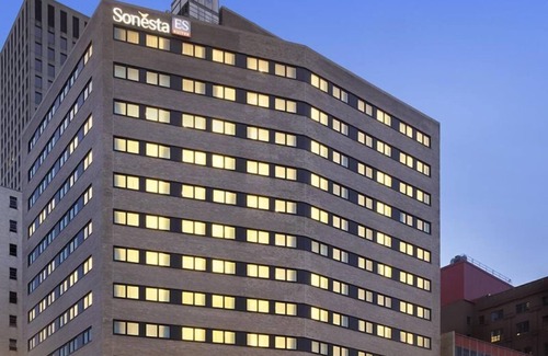 Central Business District Apartment | Perfect Downtown Base w/3 Spacious Rooms, Ideal for Musical Legends Park