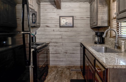 Indian Point Cabin | Perfect escape! 2 br cabin includes boat slip