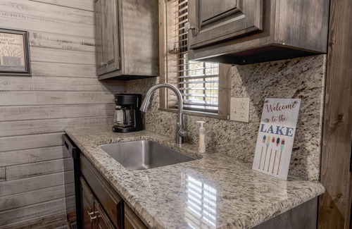 Indian Point Cabin | Perfect escape! 2 br cabin includes boat slip