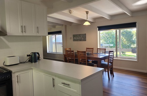 Healesville House | Perfect - Families & Up to Two couples
