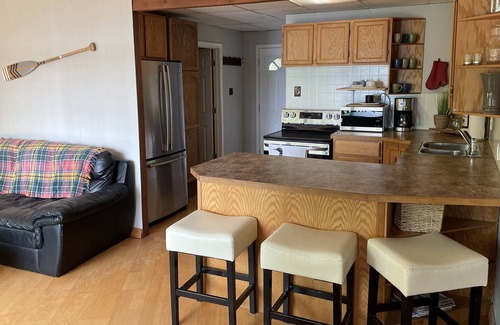 Marmora and Lake Cottage | Perfect Family Getaway on a Pristine Lake With Amazing Views and Swimming