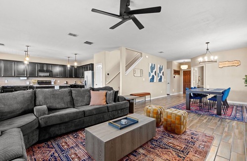 Helotes House | Perfect Family Escape! Hot Tub + Game Room Near 6 Flags, SeaWorld and Lackland