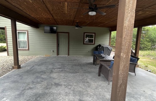 Vian House | Perfect family & fishing retreat at Pine Cove.