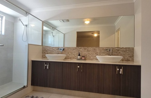 Bayswater House | Perfect Family Friendly Home