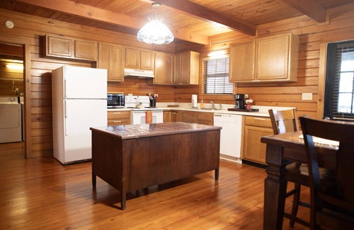 Townsend Cabin | Perfect Family Friendly Cabin w/privacy/arcade games/yard space in Townsend, TN
