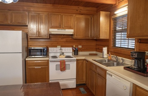 Townsend Cabin | Perfect Family Friendly Cabin w/privacy/arcade games/yard space in Townsend, TN