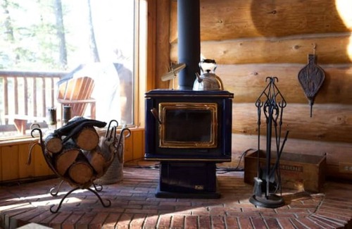 Central Kootenay Cabin | PERFECT FAMILY GETAWAY CABIN SLEEPS 12 WITH PRIVATE BEACH ON KOOTENAY LAKE