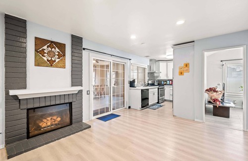 Ontario House | Perfect Family Getaway w Garden Near ONT Airport