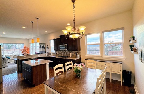 Broomfield House | Perfect Family Home - Large Backyard and Beautiful Mountain Views