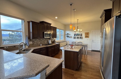 Broomfield House | Perfect Family Home - Large Backyard and Beautiful Mountain Views