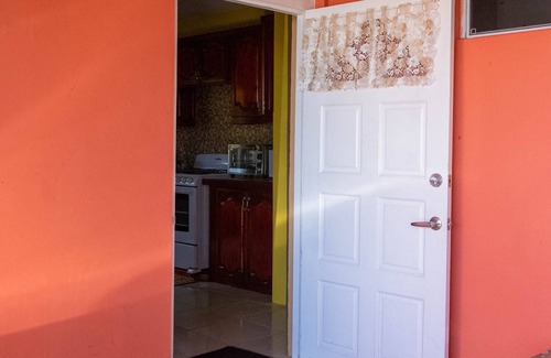 Roseau House | Perfect family home w/parking - 10 minutes from Roseau