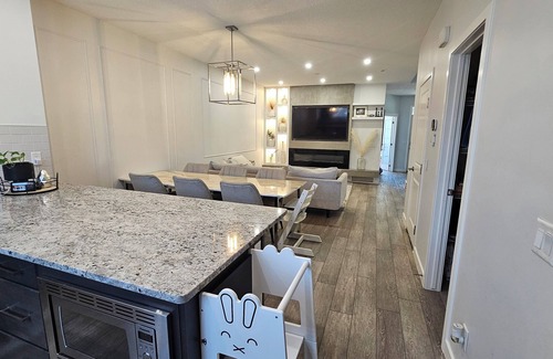 Southeast Calgary House | Perfect family house. Comfortable, lake community