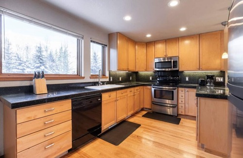 Intermountain House | Perfect Family Mountain Getaway!