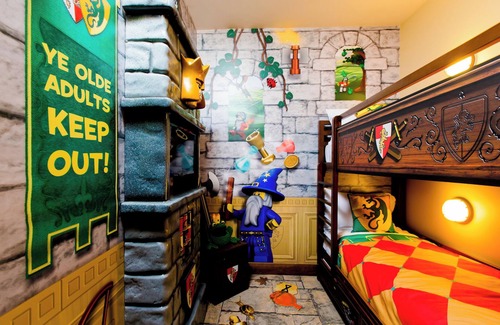 Cypress Gardens Hotel | Perfect Family Outing: 2 Themed Rooms Await | Near Lake Dexter