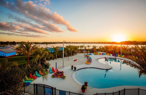 Cypress Gardens Hotel | Perfect Family Outing: 2 Themed Rooms Await | Near Lake Dexter
