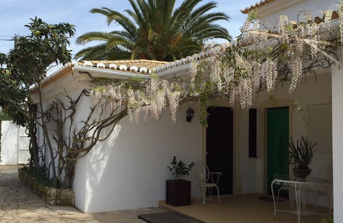 Albufeira Villa | Perfect family property with private pool, barbecue and garden