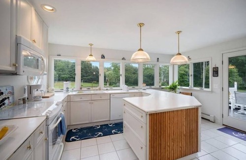 South Kingstown House | Perfect Family Retreat