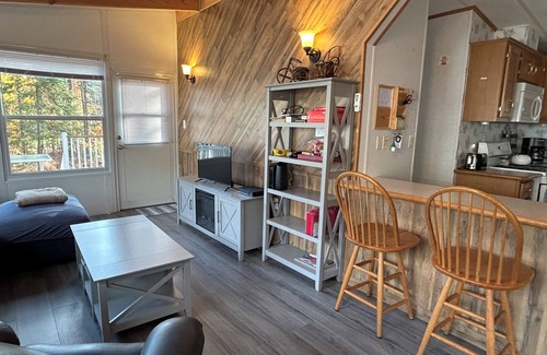 South Casco Cottage | Perfect Family Vacation Getaway