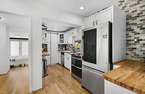 Croissant Park House | Perfect FLL Location with Putting Green