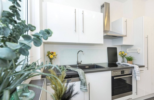 Frohnhausen Apartment | Perfect for 4 | 10 min to the trade fair | 5 min to the city center