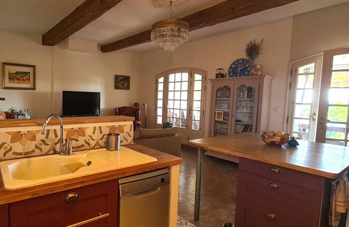 Servian House | Perfect for a couple - beautiful air conditioned bedroom, views, pool, garden