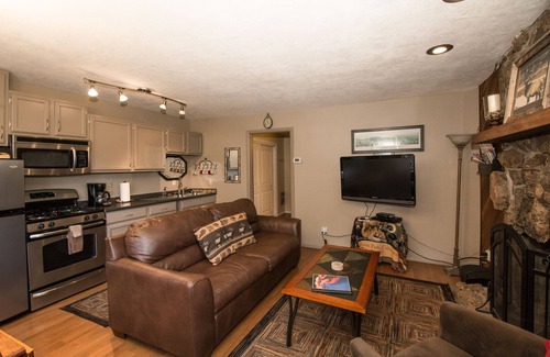 Estes Park Cabin | Perfect for Couples, Friends, & Small Families. License #3051