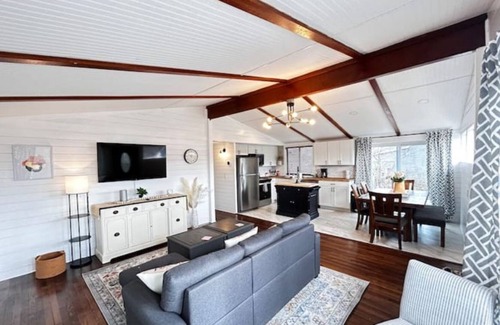 Andover House | Perfect for couples retreat, family friendly and quilters!
