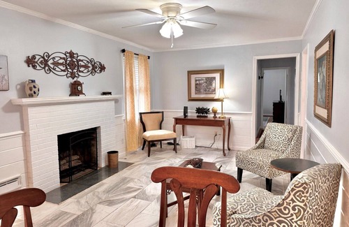 North Chesterfield House | Perfect for Extended Stays! One Level/Fenced Yard/Pets Welcome