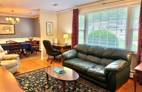 North Chesterfield House | Perfect for Extended Stays! 1 Level, Ironbridge Rd Area, Pet Friendly